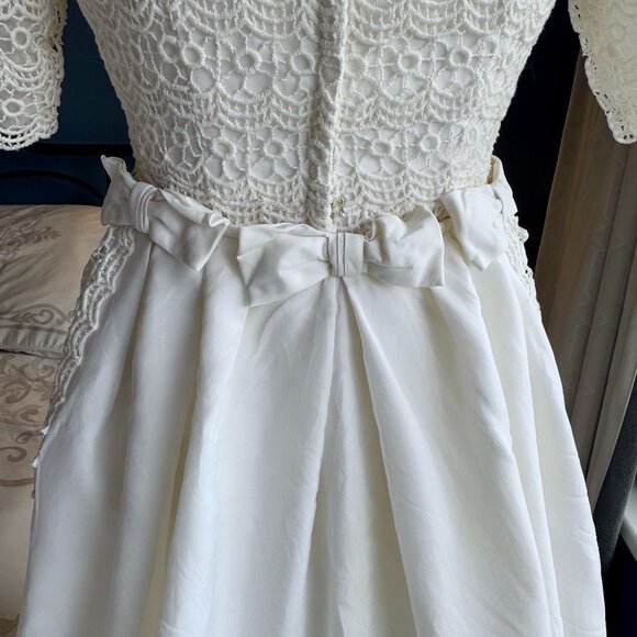 Vintage 1950s Wedding Dress and Removable Train - Picture 7 of 16